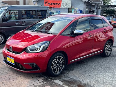 フィット e:HEV LUXE｜あきる野市の中古車 プラスパージャパン