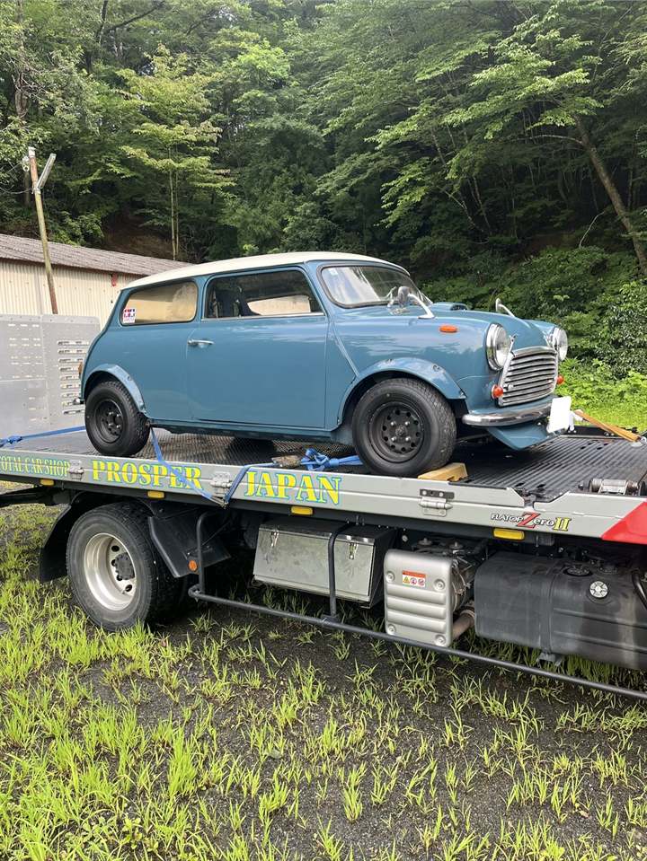 積載車レンタカーで福島から運んだクラシックミニ（お客様提供）